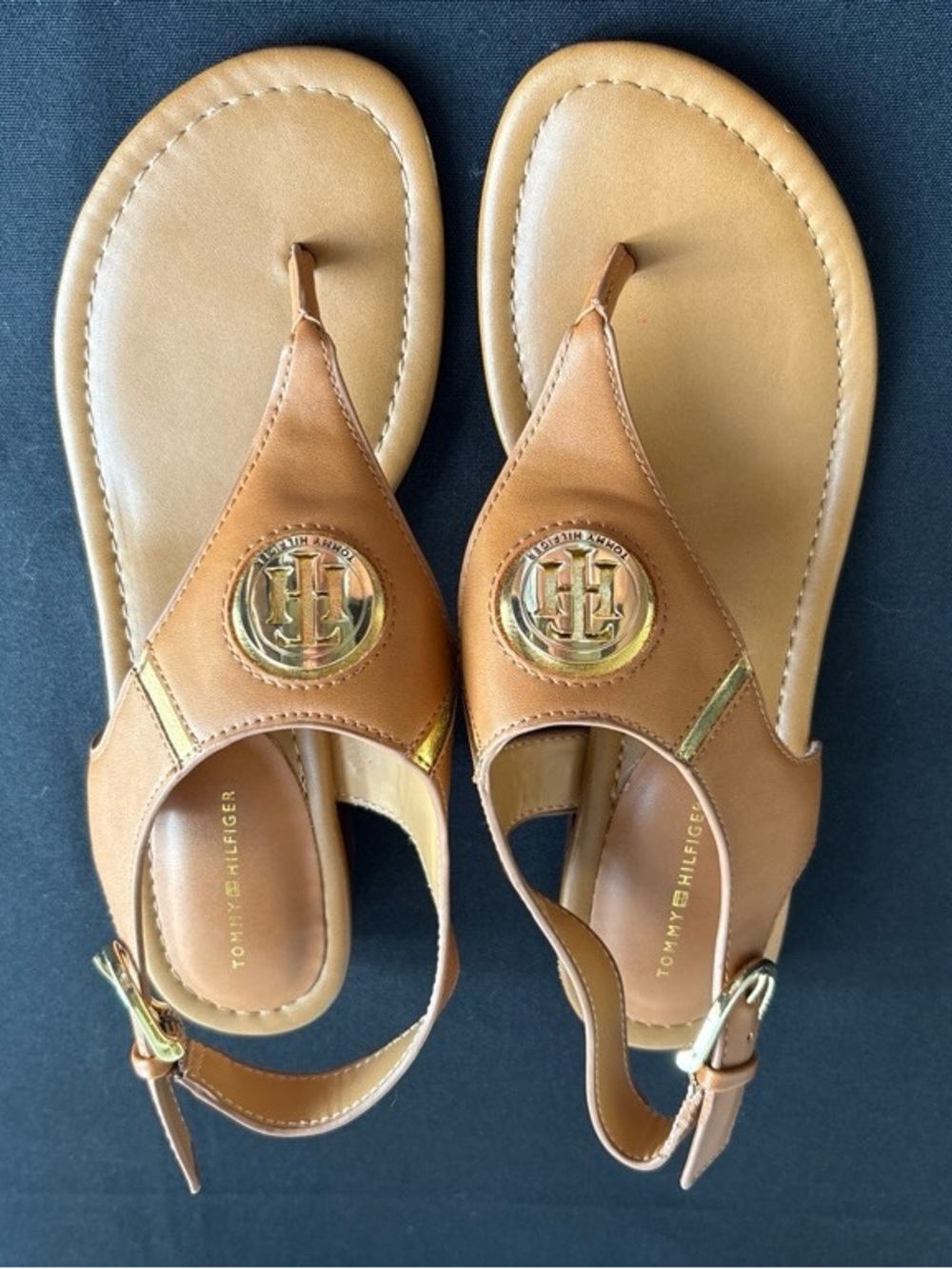 NWOT Tommy Hilfiger Flat Sandals Tan Leather Gold Monogram Strap Womens 9M